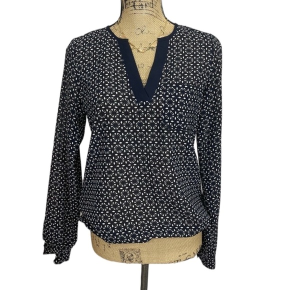 The Limited Semi Sheer Geometric V Neck Blouse Navy and White Size Small - Picture 1 of 12